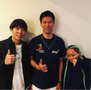 ロッチのコカドさんと写真撮影